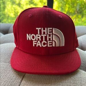 The North Face Bold‎ Red fitted 7 1/4